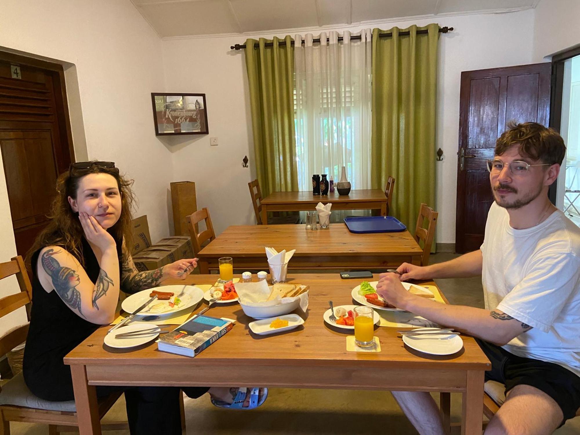 נגומבו Dions Guest House מראה חיצוני תמונה