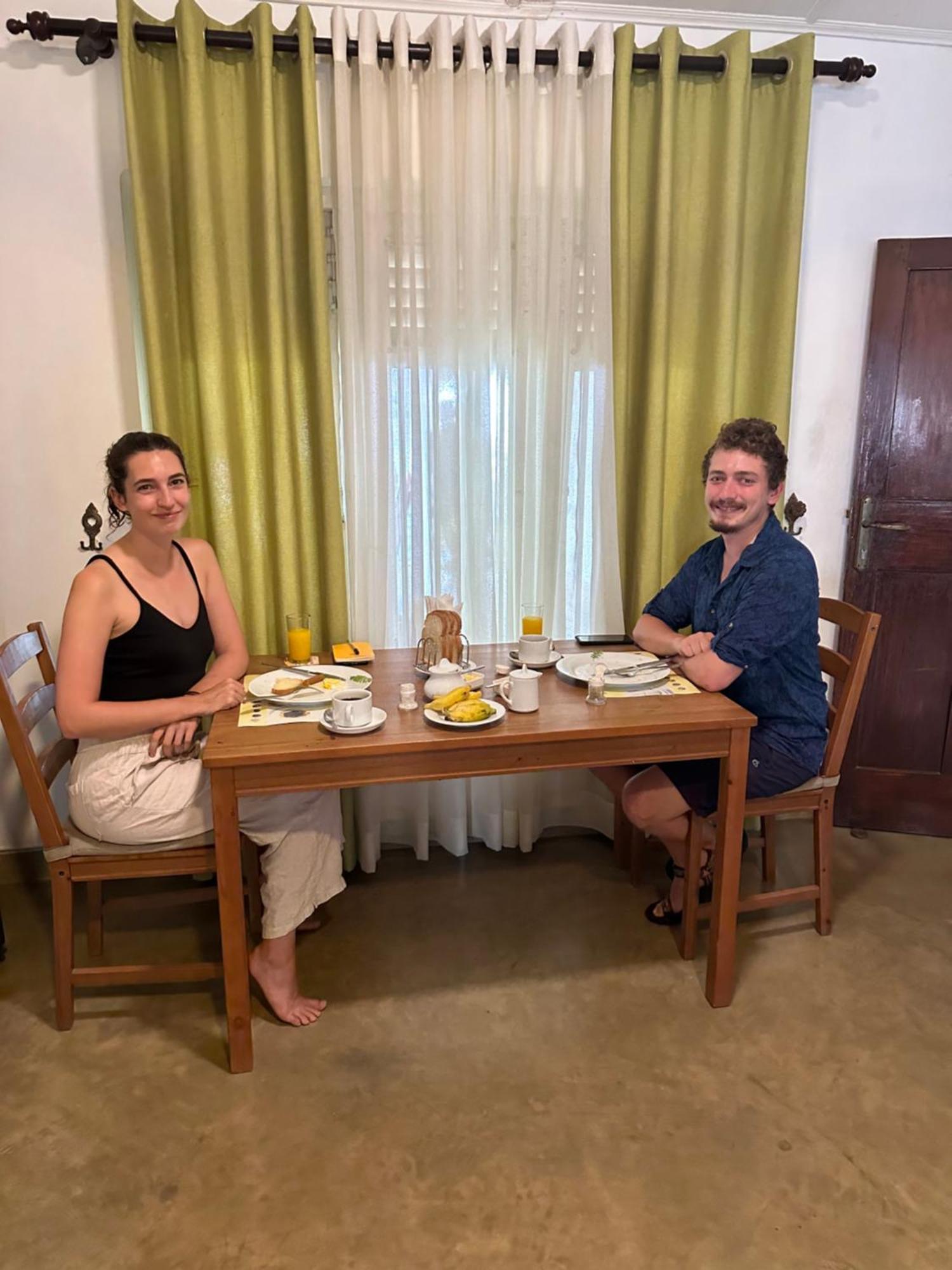נגומבו Dions Guest House מראה חיצוני תמונה