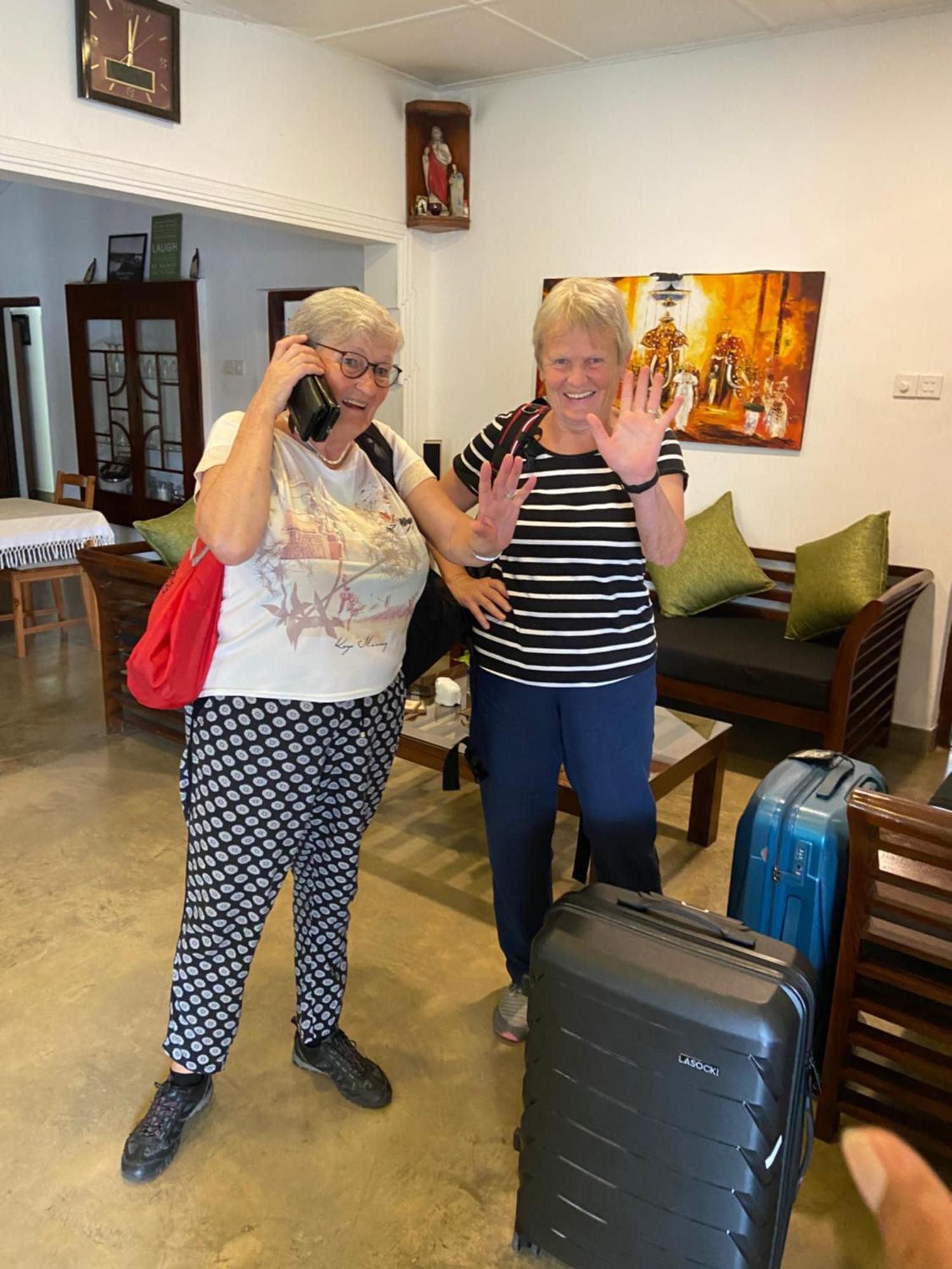 נגומבו Dions Guest House מראה חיצוני תמונה